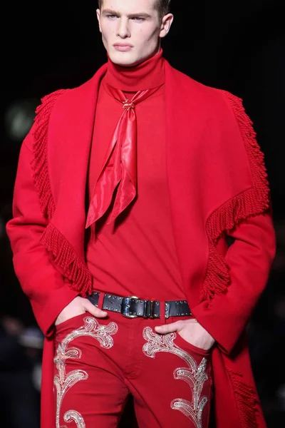 Look 33
